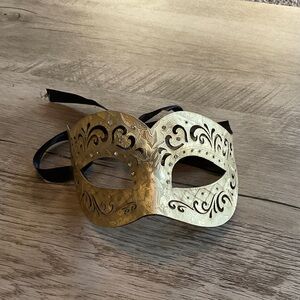 Elegant Gold Masquerade Mask